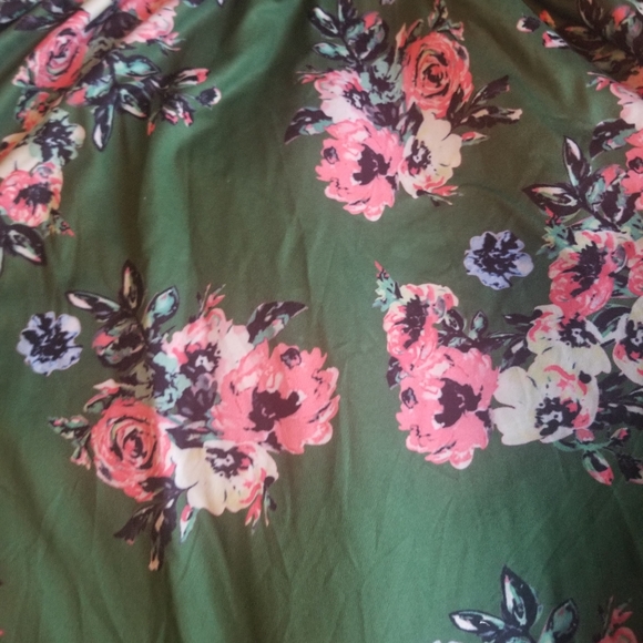 Green floral long dress - Picture 2 of 4